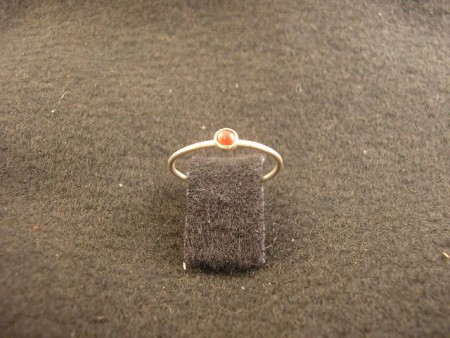 SIMPLE STONE RING